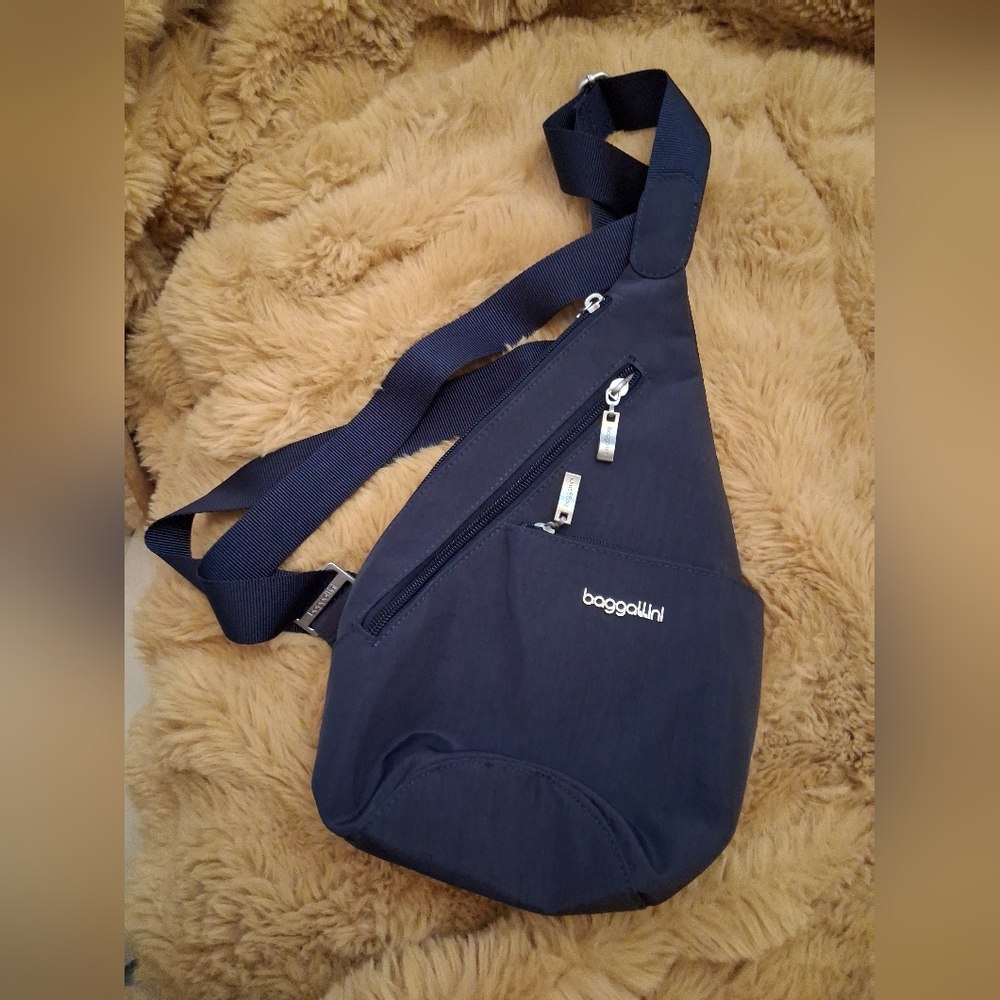 Baggallini Crossbody Sling Bag